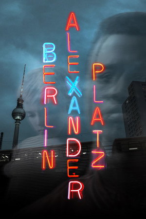 Berlin Alexanderplatz Karanlık Meydan 2020